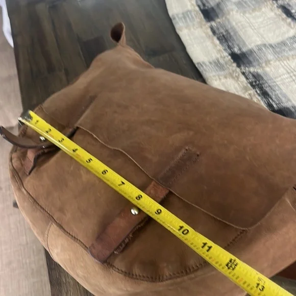 MO851 Leather Messenger Bag-Unisex - Picture 11 of 17